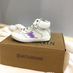 NWT Little Chicken Toddler Girls Size 5 Mercury High Top Sneaker White Silver